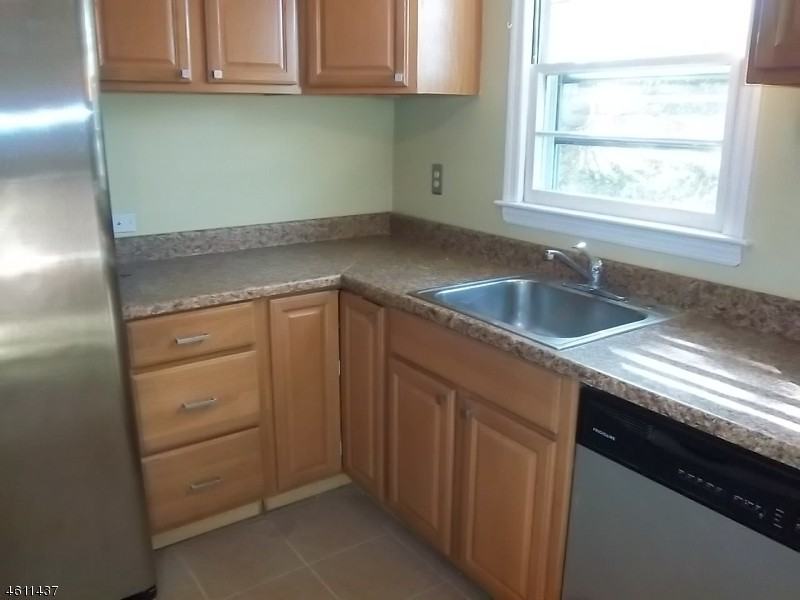 209 Pleasant Ave - Photo 3 of 6