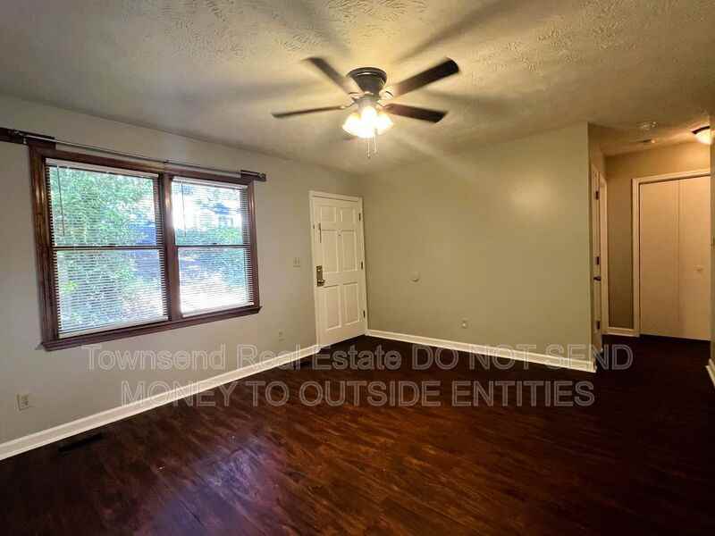 1411 Briarcliff Dr - Photo 2 of 9