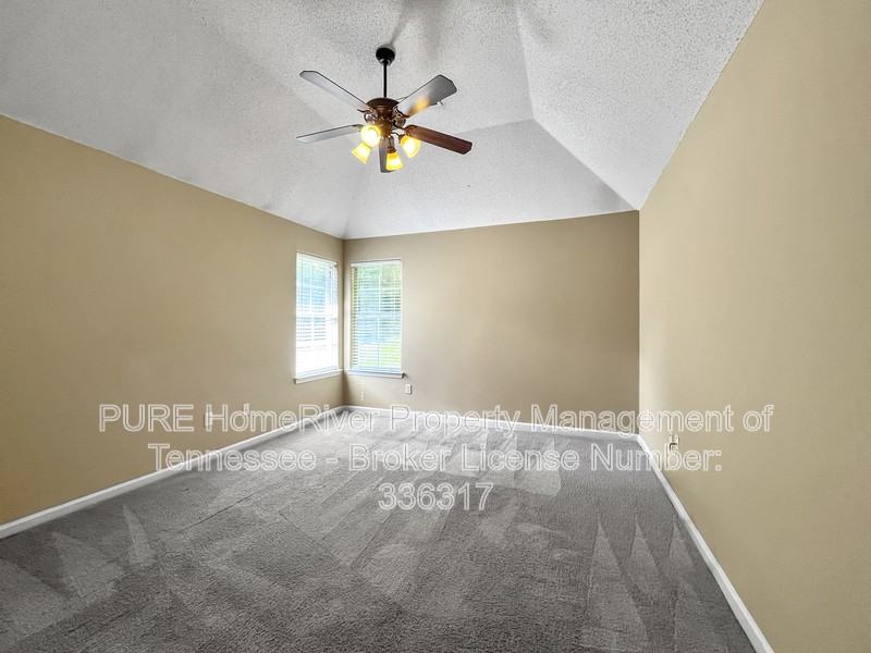 4021 Sunset Lake Ln - Photo 7 of 22