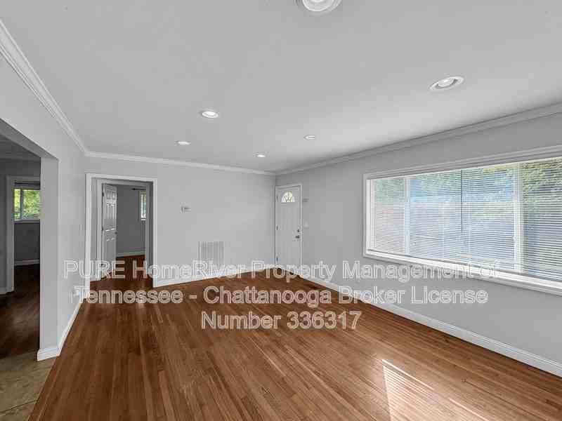 6913 Martha Ave #B - Photo 3 of 18