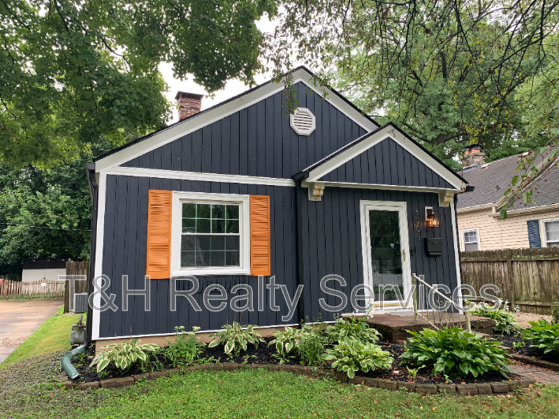 6003 Crittenden Ave - Photo 4 of 30