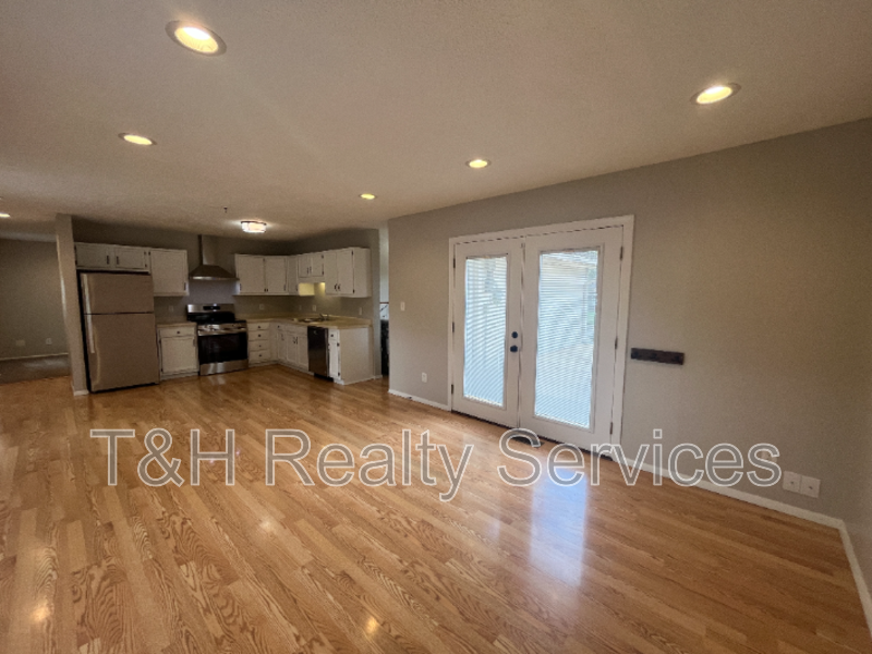 1306 Council Ct - Photo 6 of 27