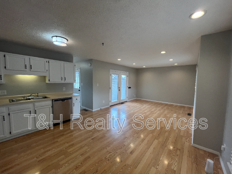 1306 Council Ct - Photo 7 of 27