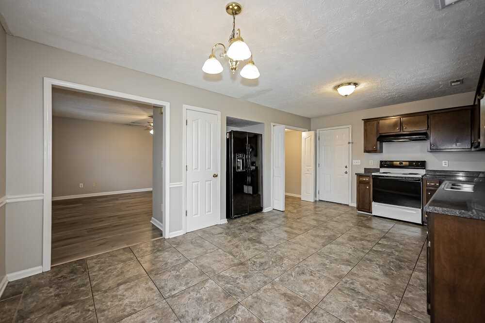 1204 Smalls Ct - Photo 7 of 17