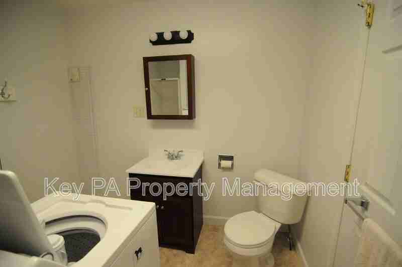 1890 Andrews St - Photo 2 of 14