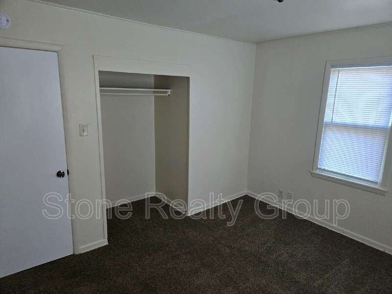 2028 N 22nd St - Photo 6 of 10