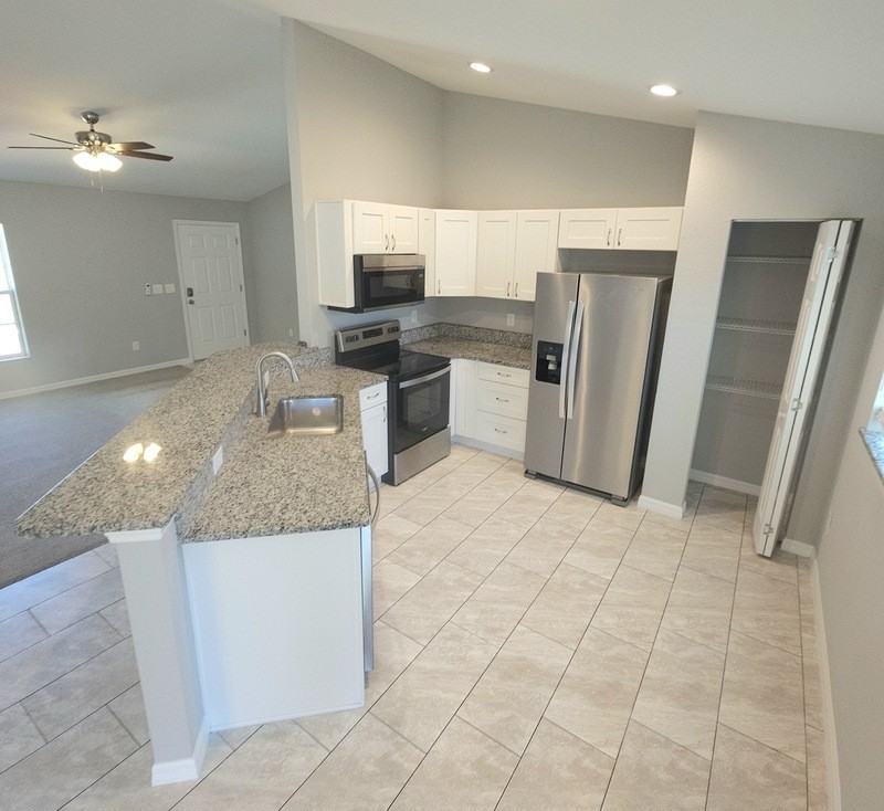 200 Marion Oaks Golf Rd - Photo 2 of 9
