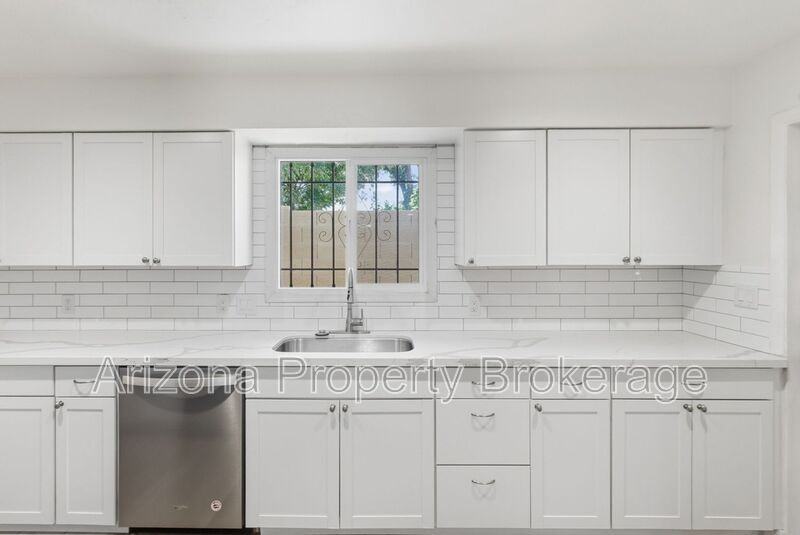 4348 N 15th Ave #C - Photo 2 of 21