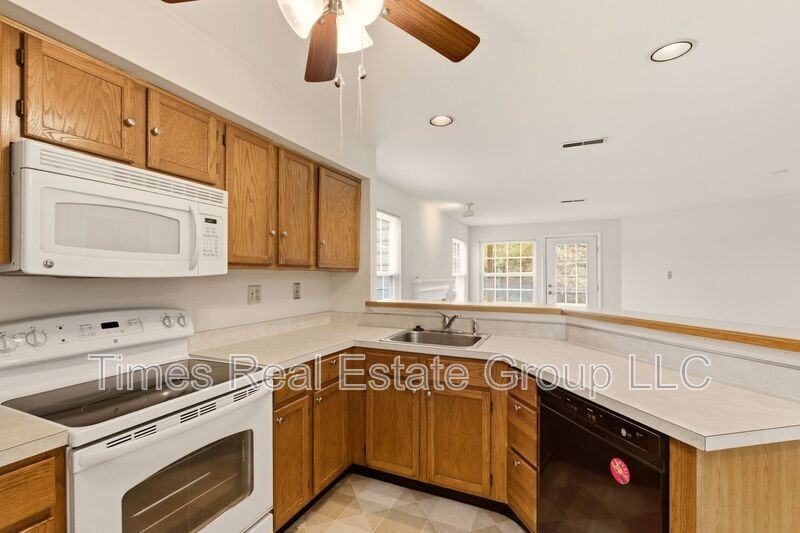 601 Lexington Way - Photo 7 of 31