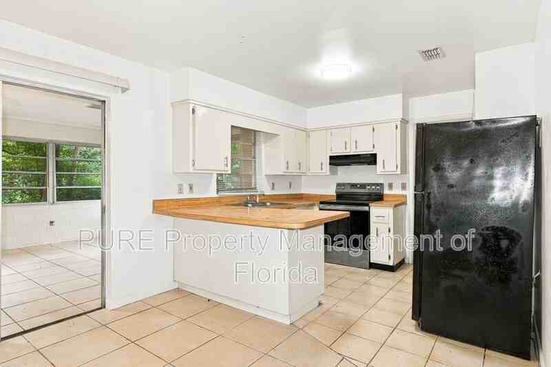5714 Se 4th St - Photo 7 of 34