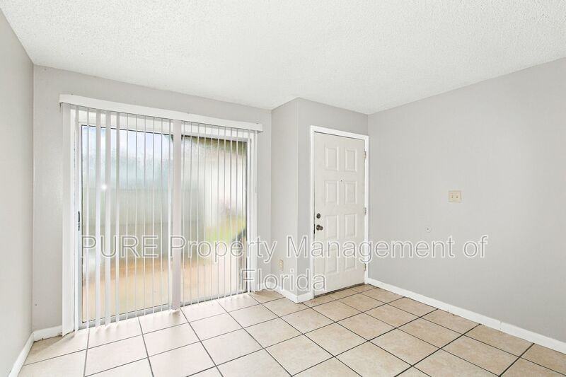 2985 Seavenue #D - Photo 4 of 19