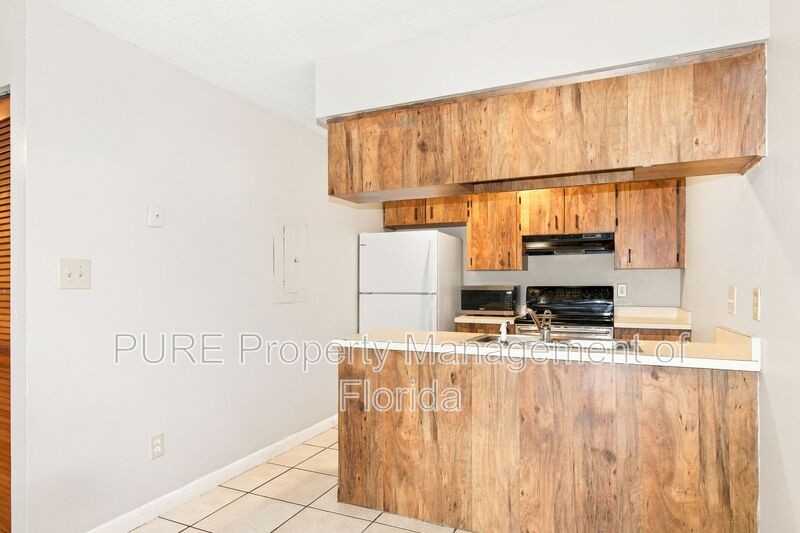 2985 Seavenue #D - Photo 5 of 19