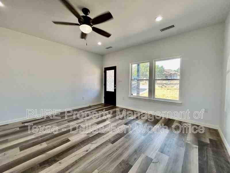 915 Bobcat Trl - Photo 6 of 31