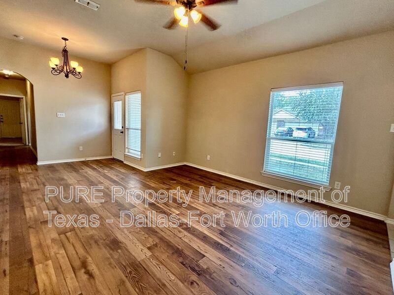 2400 Ravenwood Ct - Photo 5 of 27
