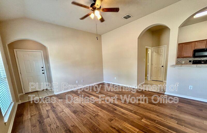 2400 Ravenwood Ct - Photo 7 of 27