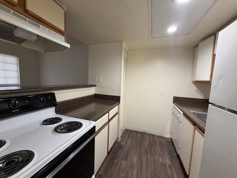 5000 Sumerset St #21C - Photo 3 of 11