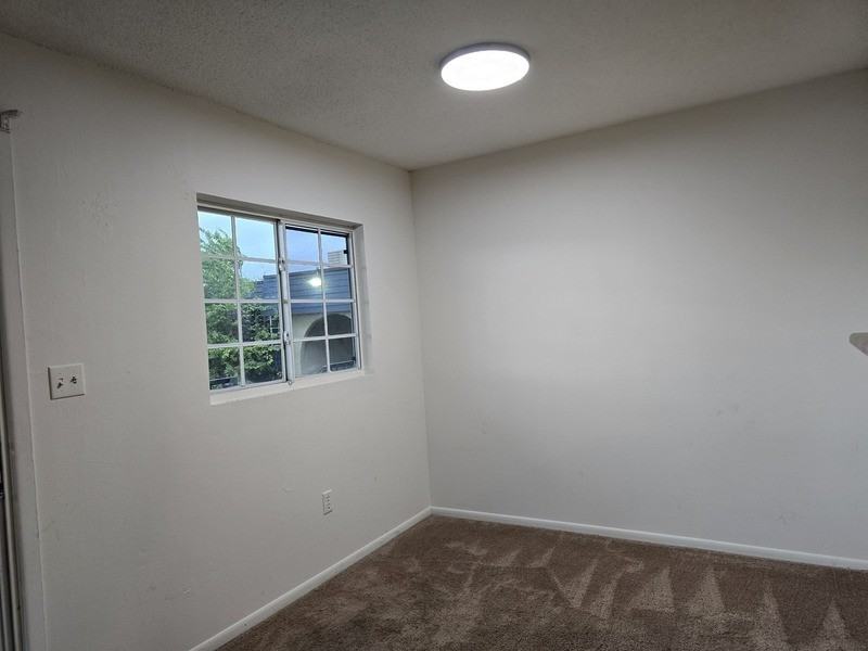 5000 Sumerset St #21C - Photo 7 of 11
