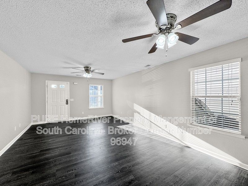 108 Flyer Ct - Photo 5 of 26