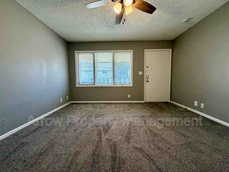 1323 S 10th St #5 - Photo 2 of 7