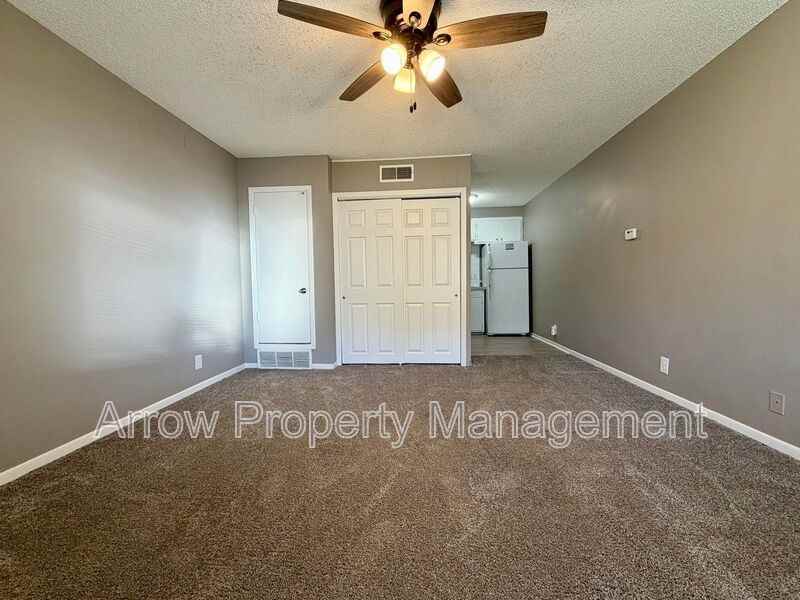 1323 S 10th St #5 - Photo 3 of 7
