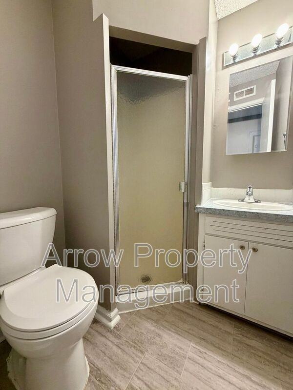 1323 S 10th St #5 - Photo 4 of 7