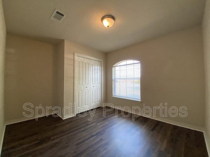 2014 Carriage House Dr - Photo 7 of 10