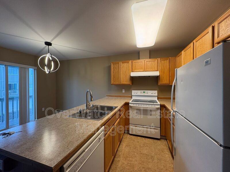 7469 Meadow St - Photo 4 of 17