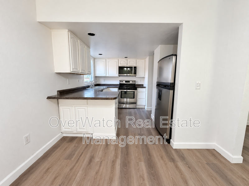 10031 Nantucket Cir - Photo 4 of 37