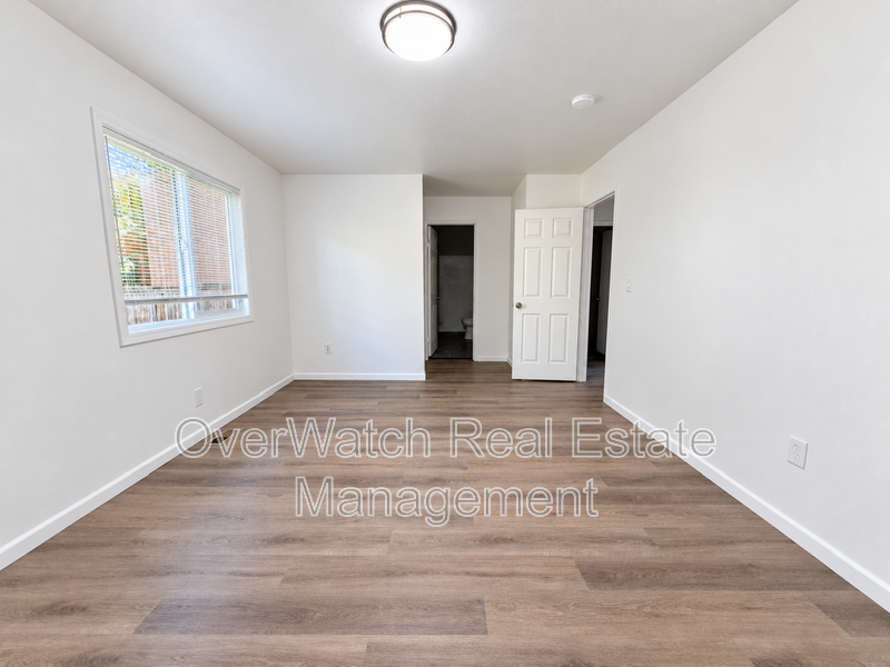 10031 Nantucket Cir - Photo 5 of 37