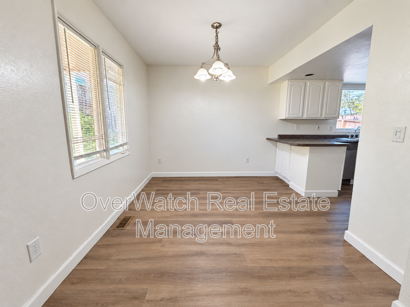 10031 Nantucket Cir - Photo 7 of 37