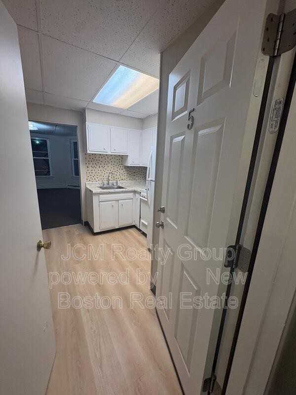 5 Irwin St - Photo 2 of 14