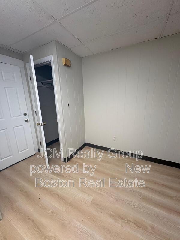 5 Irwin St - Photo 5 of 14