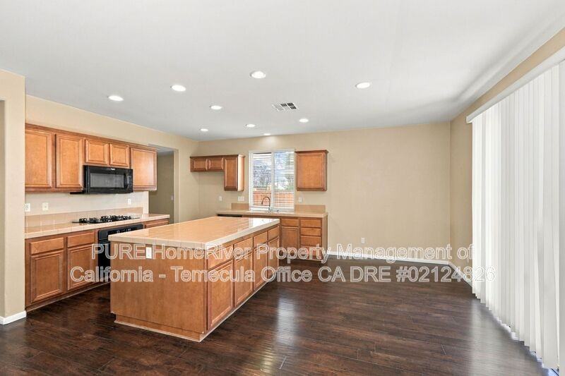 29778 Cheshire Ct - Photo 3 of 16