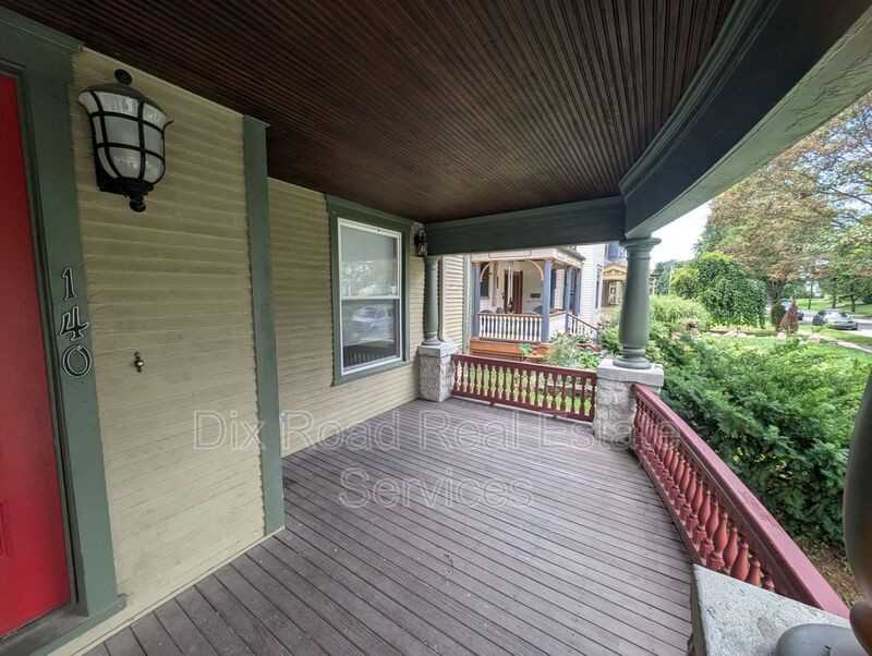 140 Lexington Ave - Photo 4 of 37