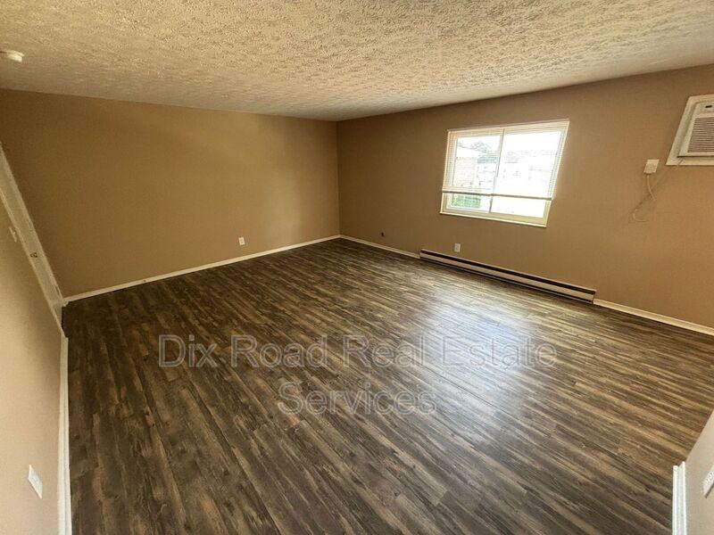 2 Hampshire Ct #7 - Photo 5 of 14