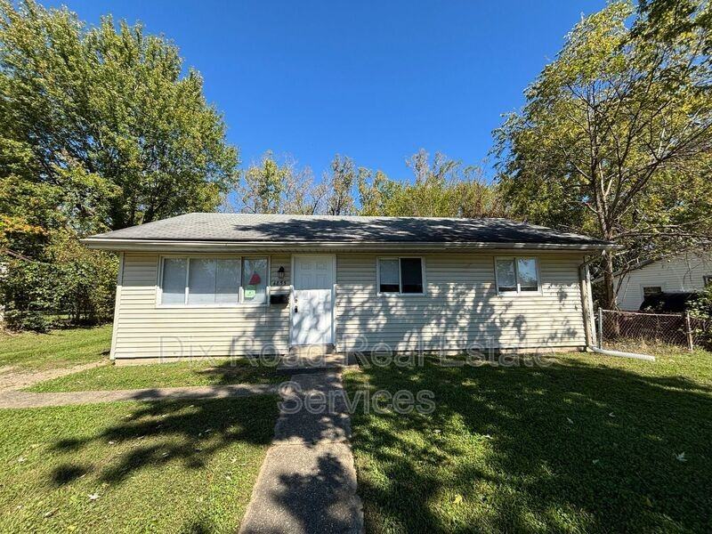 4855 Live Oak Dr
