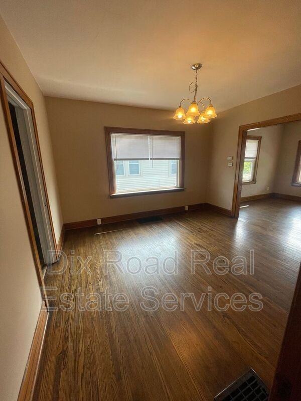 109 Redbud Dr - Photo 7 of 15