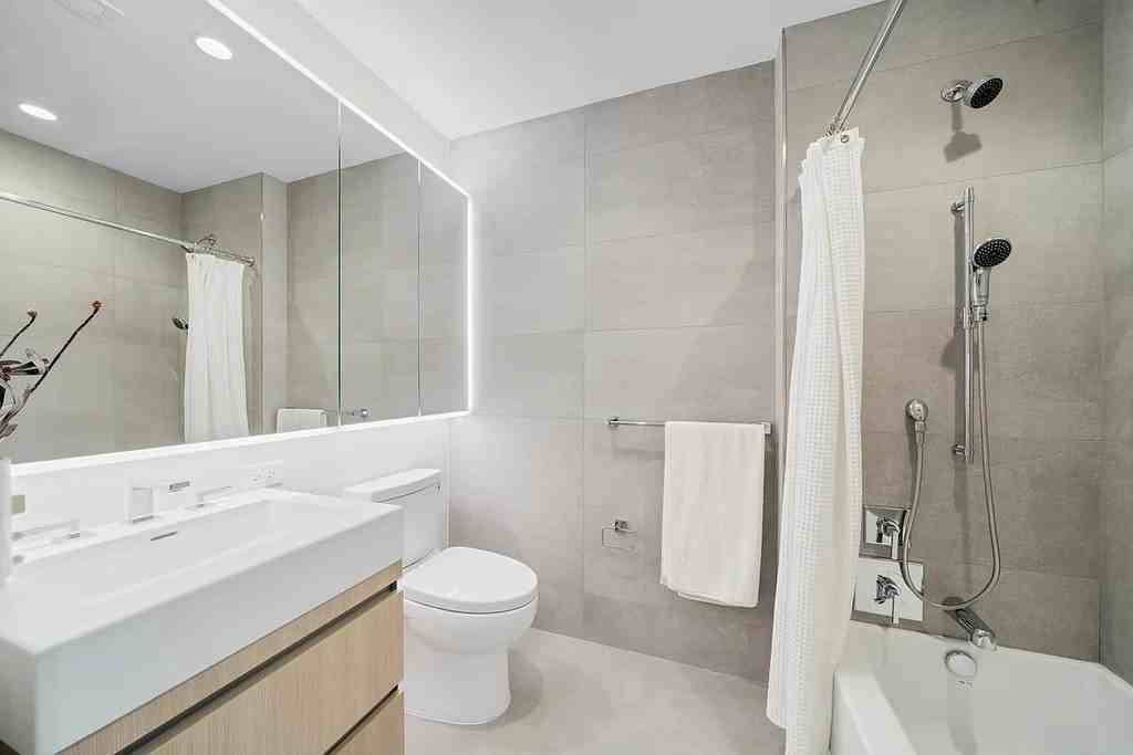 1 West Street #2509 - Photo 5 of 11