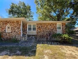 featured image of 1924 Bellerive Dr