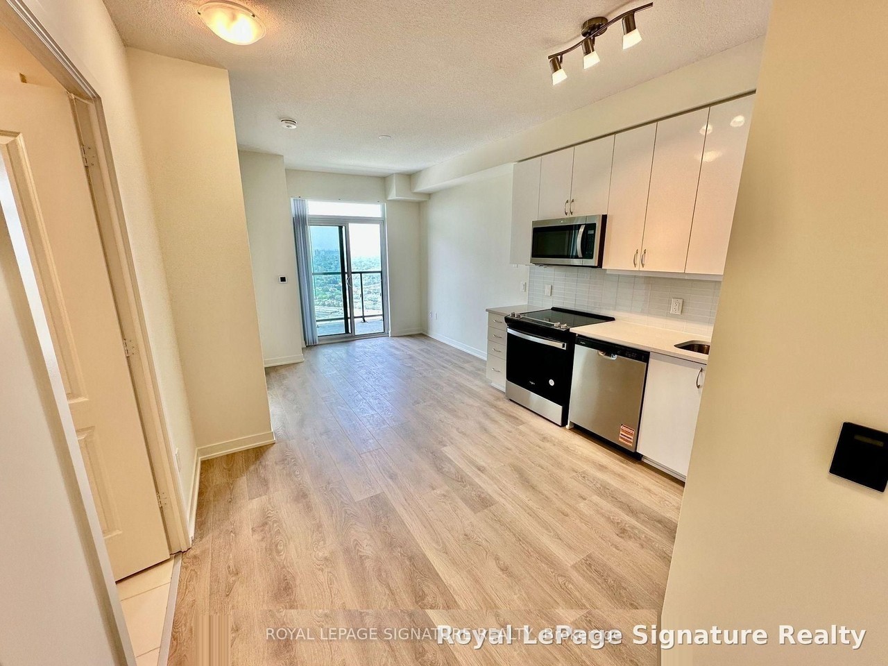 38 Annie Craig Drive #4809 - Photo 4 of 15