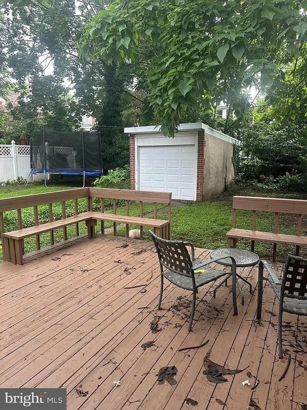 209 W 18th St - Photo 2 of 12