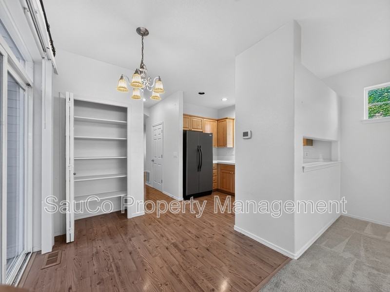 902 Se Portlandia Ave - Photo 7 of 25