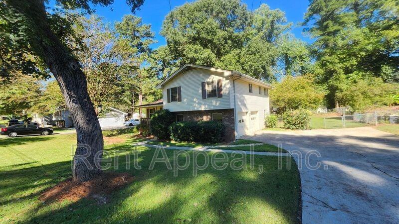 2023 Poplar Rdg - Photo 2 of 12