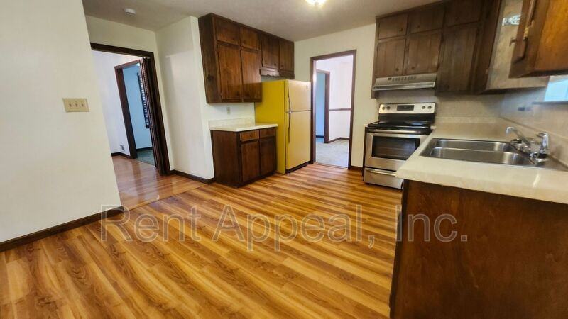 2023 Poplar Rdg - Photo 3 of 12