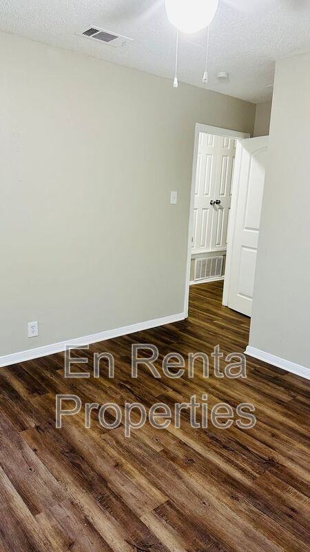 1621 Connally Ter - Photo 3 of 11