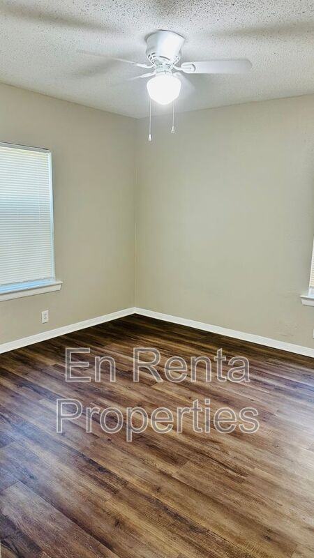 1621 Connally Ter - Photo 4 of 11