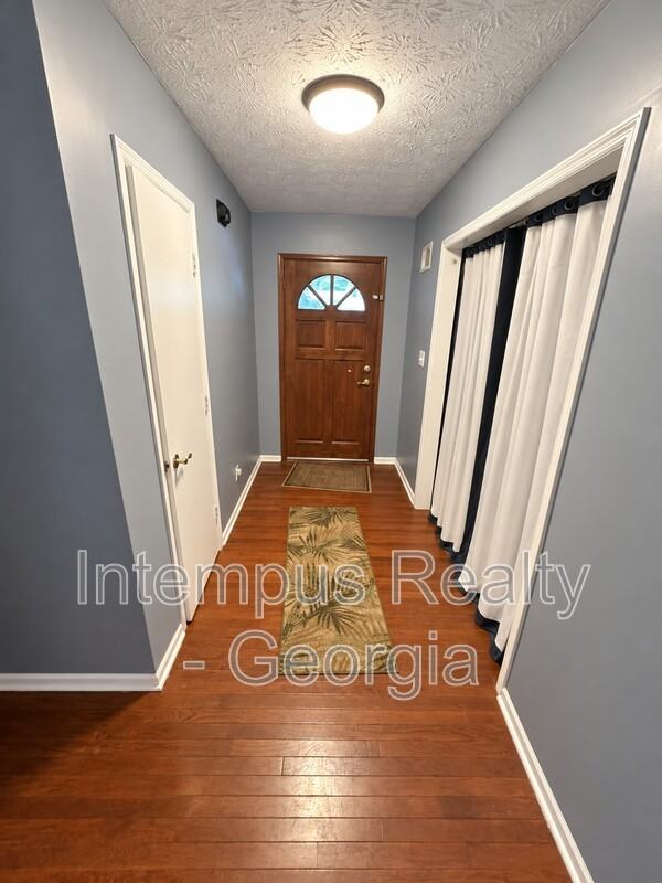 2830 Shiloh Way - Photo 3 of 12