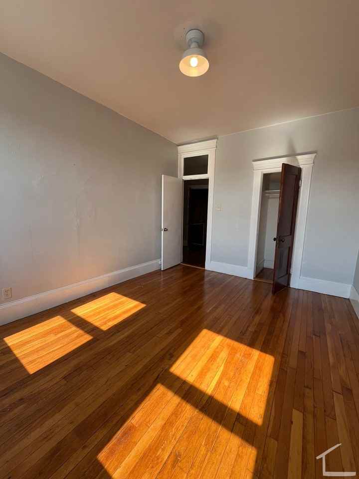 Brighton Ave. & Fordham #27 - Photo 5 of 22