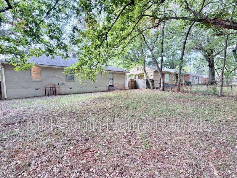 3500 Hallbrook St - Photo 2 of 19