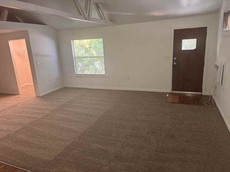 1395 40th St - Photo 2 of 2